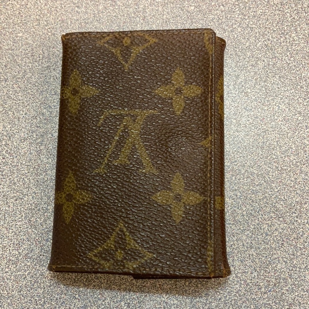 AUTHENTIC LV KEY HOLDER
